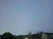这位同学想多了，宿管大爷一定不会是热死的